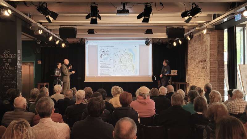 Infoveranstaltung zum geplanten Wohnbauprojekt am Thumenberger Weg in Nürnberg