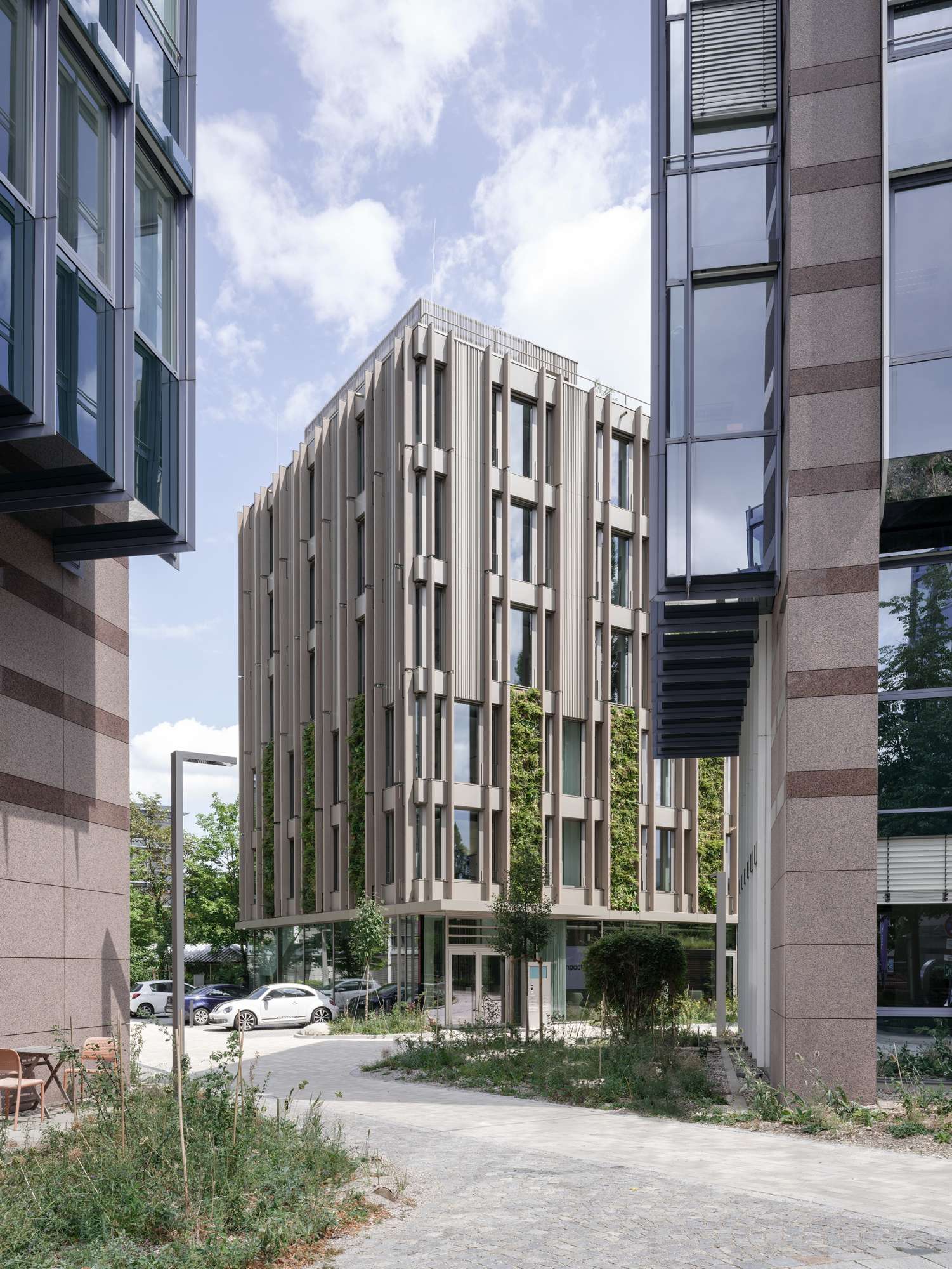 Bürogebäude im Omega-Park, München  3