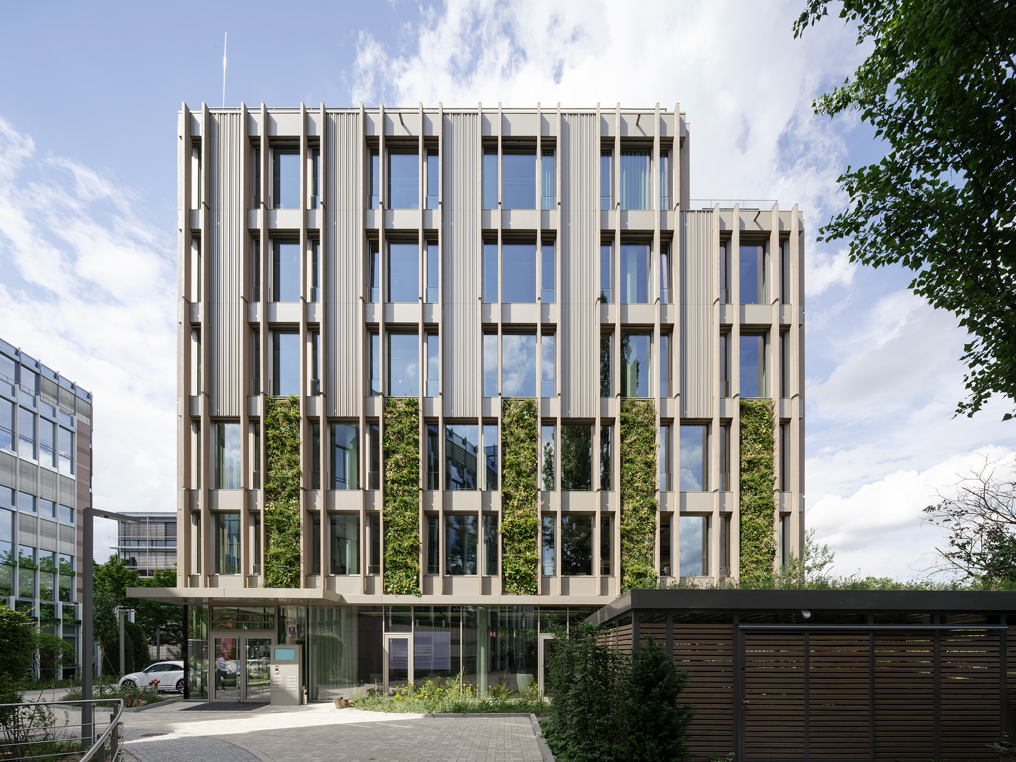 Bürogebäude im Omega-Park, München  4