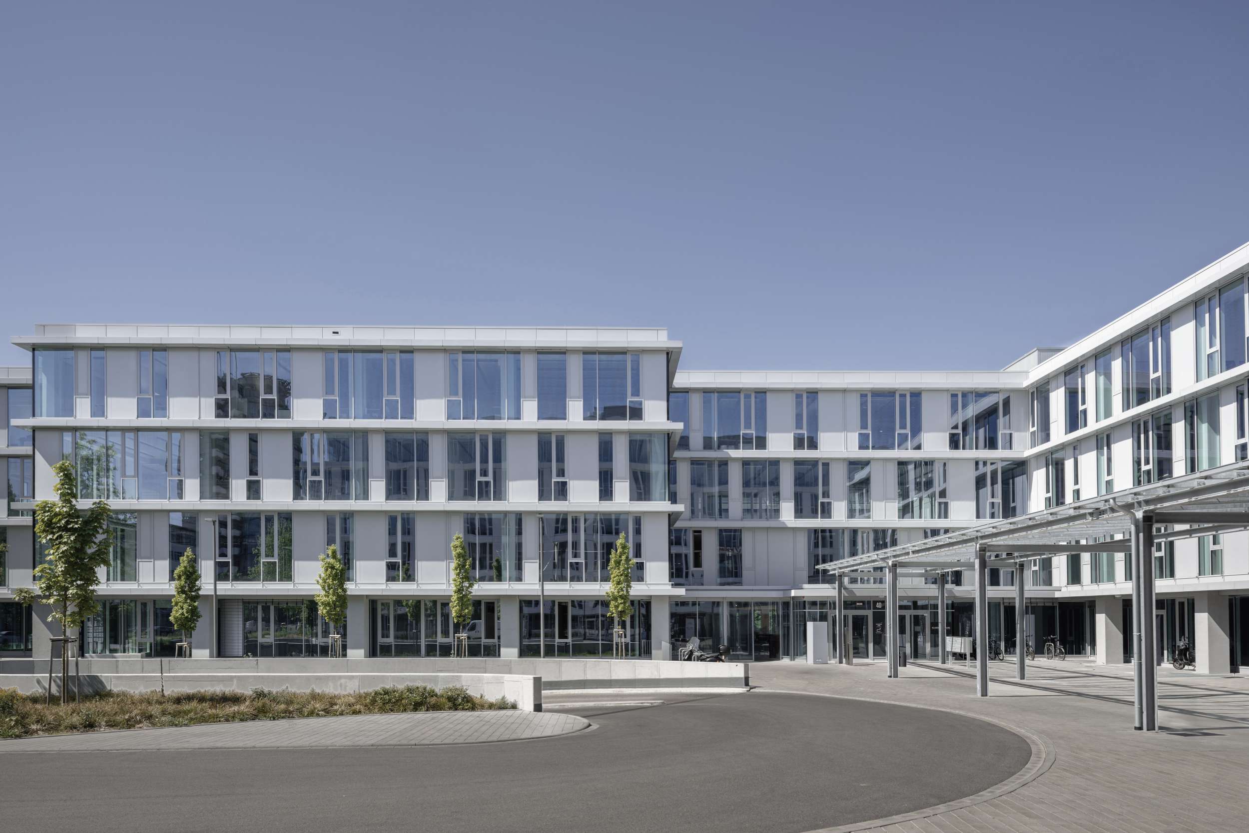 Sanierung Bürogebäude, Fitnessstudio & Betriebsrestaurant, Stuttgart 1